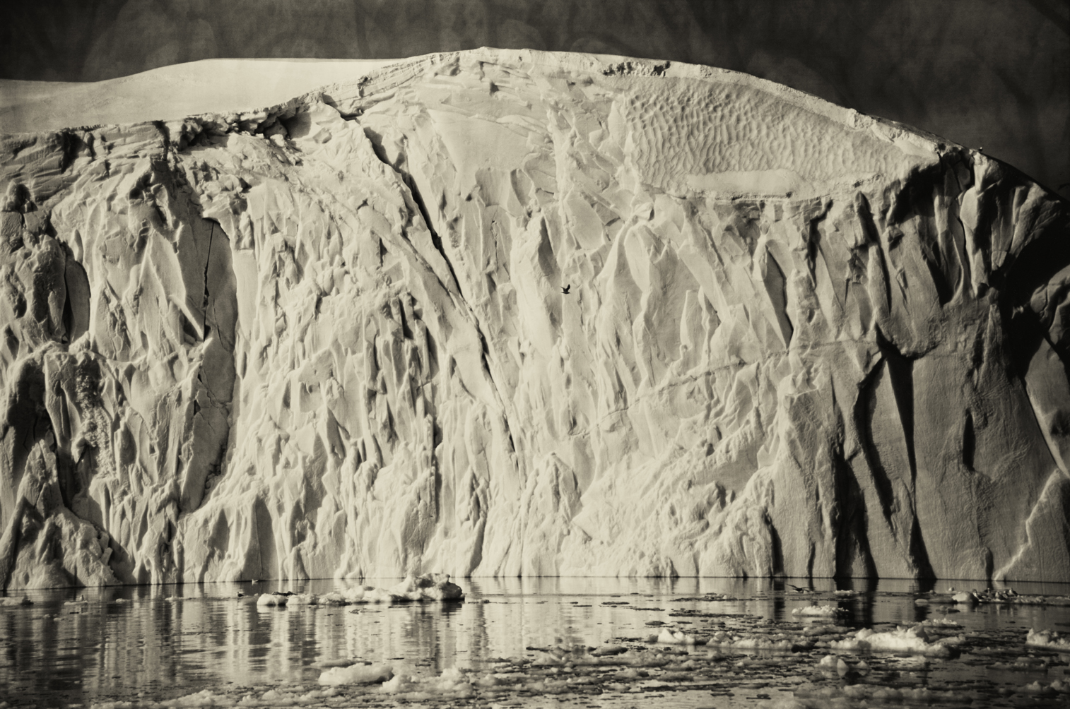 69º 6' 36" N 51º 6' 00" W